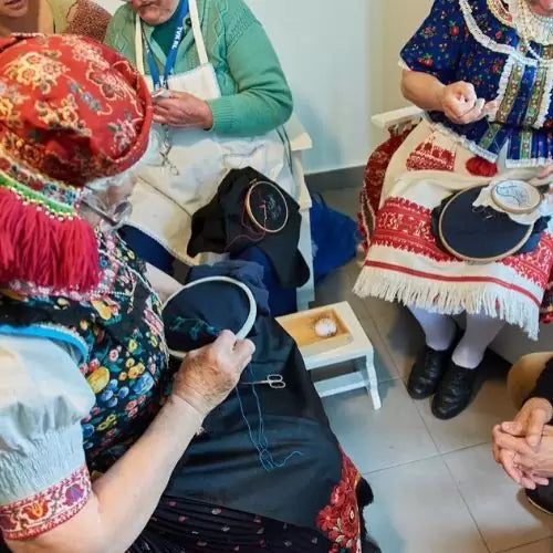 Mochila portabebés NIRMI Pure con parche de Impacto "Pájaro Matyó"